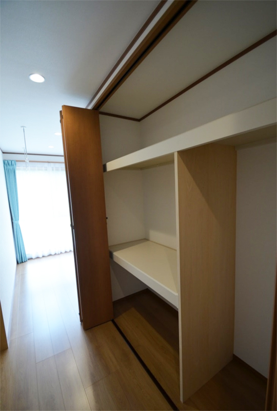 2階通路の収納