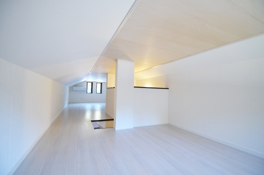 屋根裏収納部屋