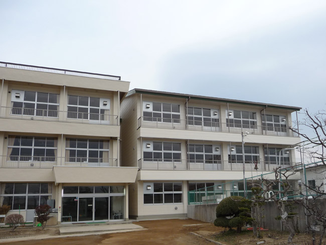 岩根小学校