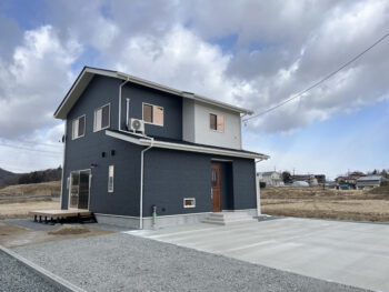 子育て世帯に嬉しい家事動線や造作収納が豊富な住まい